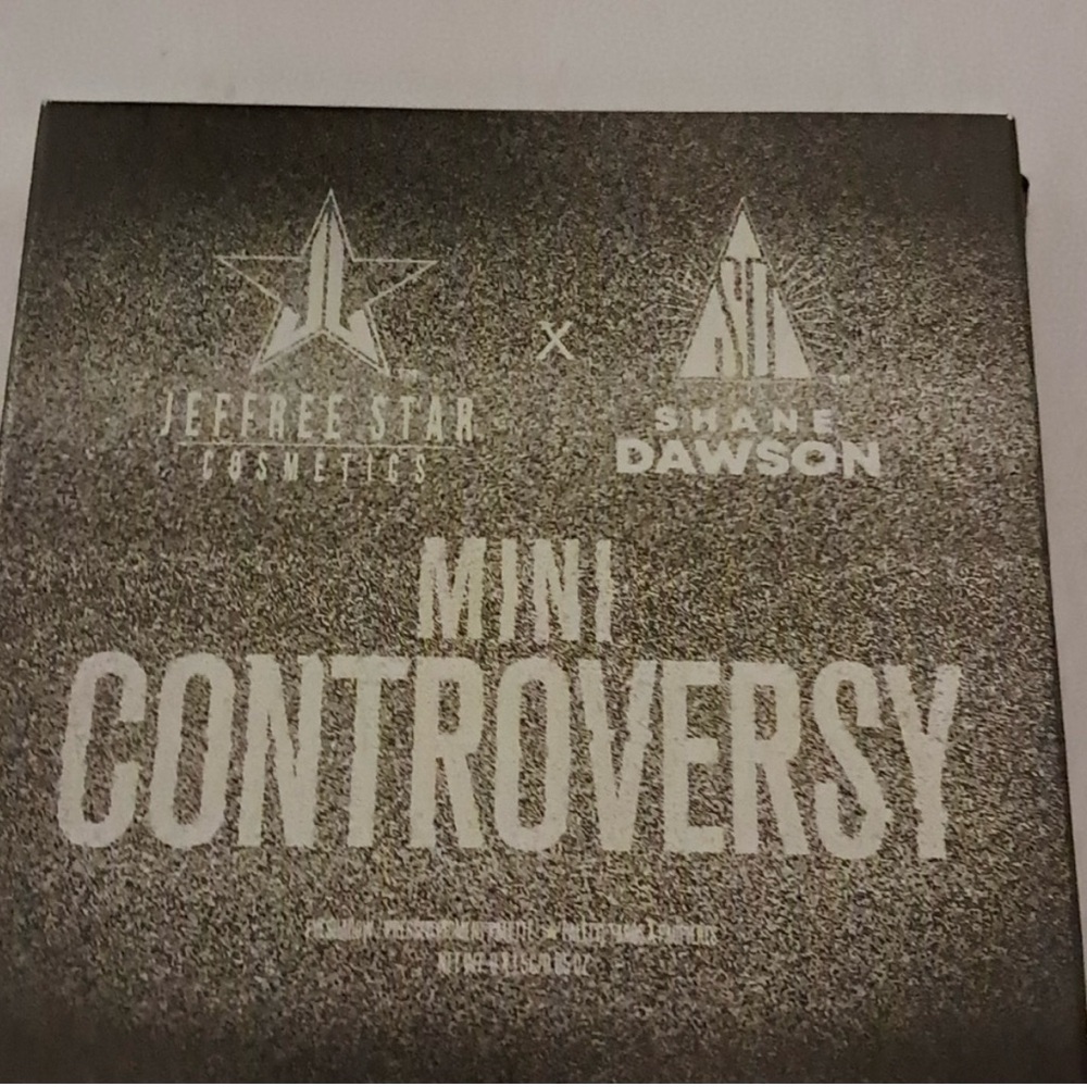Jeffree Star  Shane Dawson Mini Controversy Palette NWT